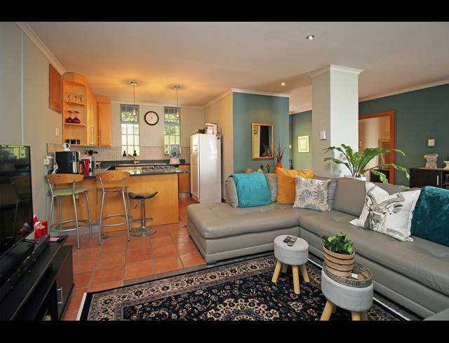 2 BEDROOM APARTMENT FOR SALE IN HOUGHTON ESTATE